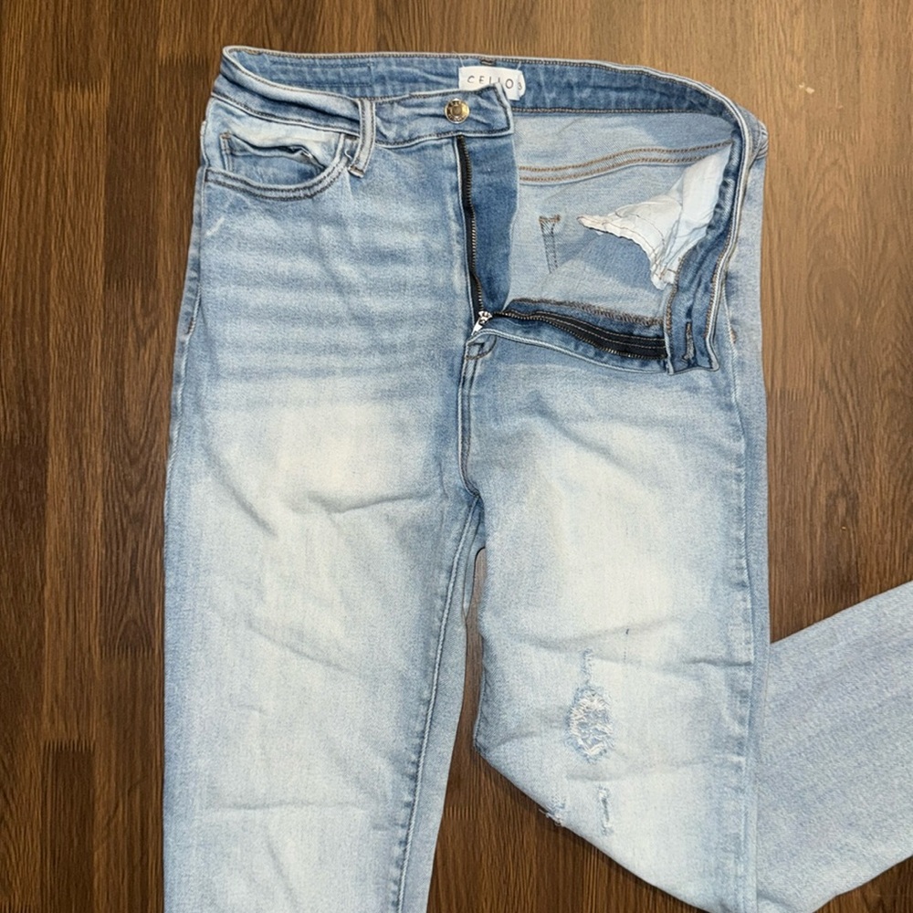 Very Strechy light wash jeans